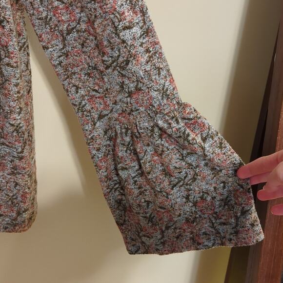 Lucky Brand Floral Bell Sleeve Sweater Size Small - Picture 3 of 8